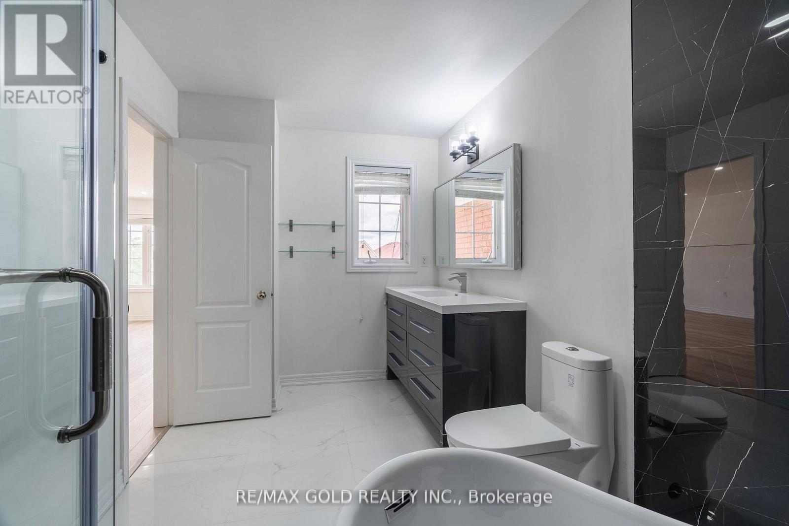 51 Tigerlily Place, Brampton, Ontario L6R 2C8 - Photo 26 - W12510234