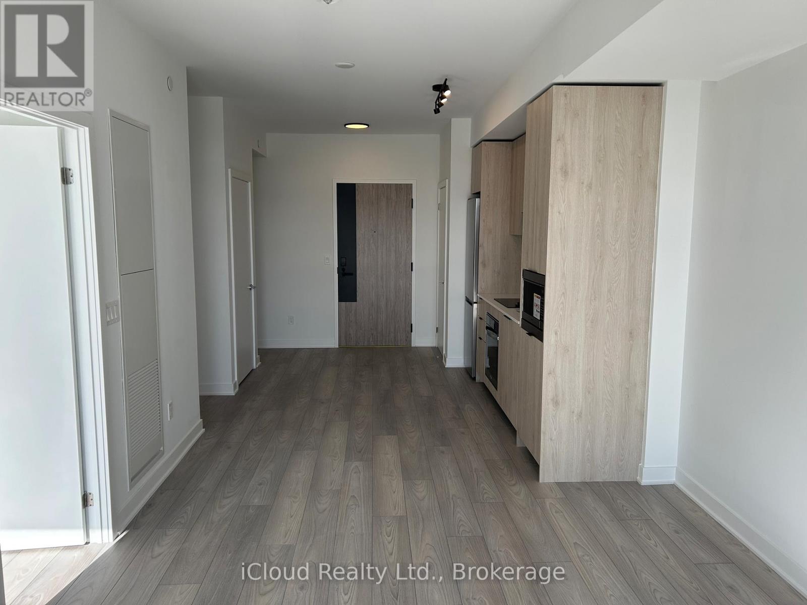 322 - 1007 The Queensway, Toronto, Ontario M8Z 6C7 - Photo 3 - W12510256