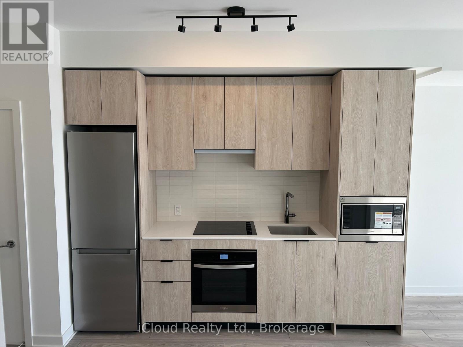 322 - 1007 The Queensway, Toronto, Ontario M8Z 6C7 - Photo 5 - W12510256