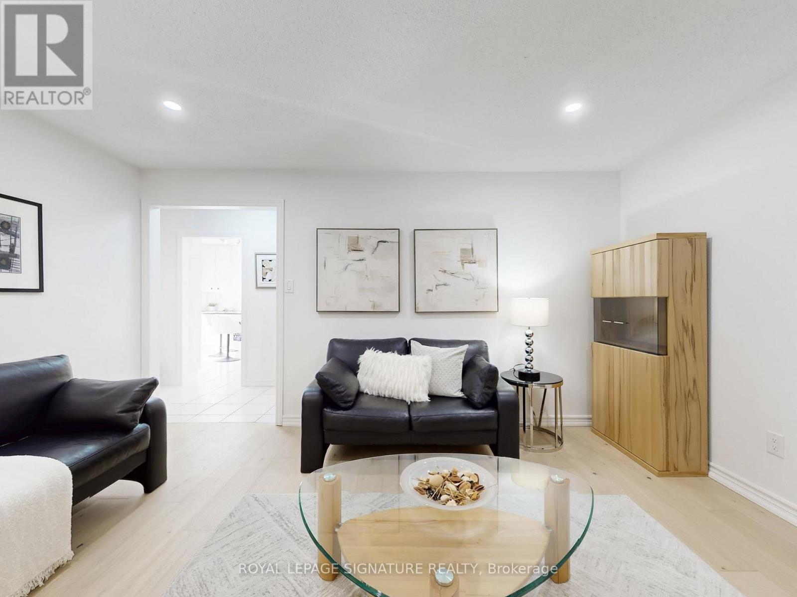 4 Larksmere Court, Markham, Ontario L3R 3R1 - Photo 12 - N12509982