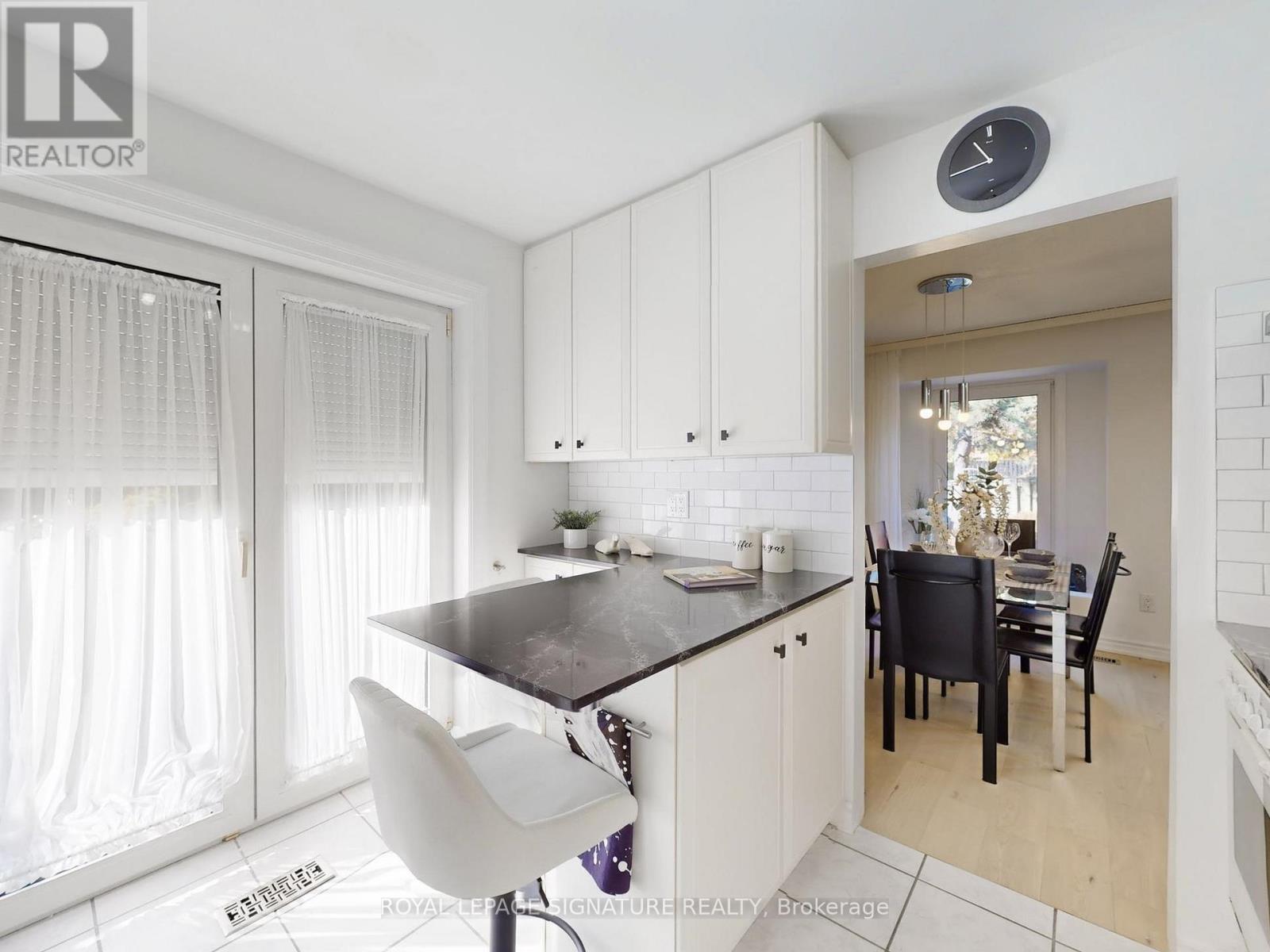 4 Larksmere Court, Markham, Ontario L3R 3R1 - Photo 19 - N12509982