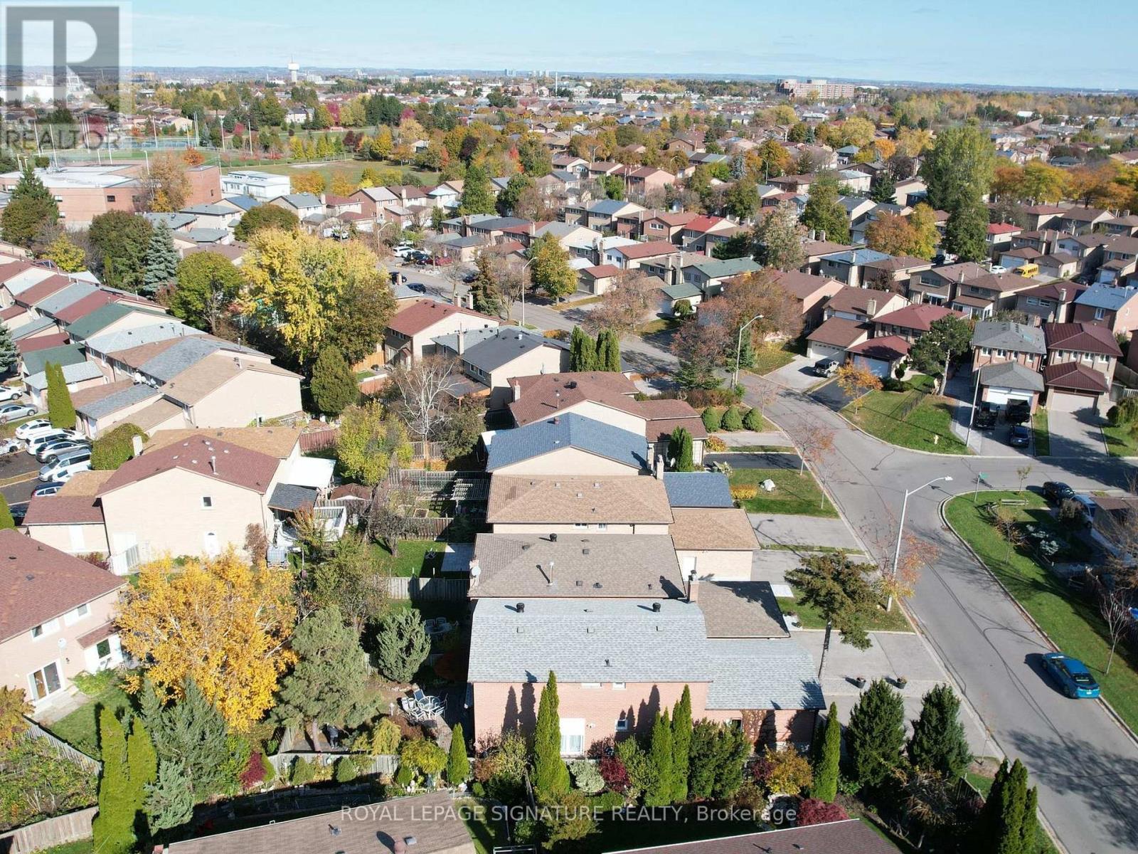 4 Larksmere Court, Markham, Ontario L3R 3R1 - Photo 39 - N12509982