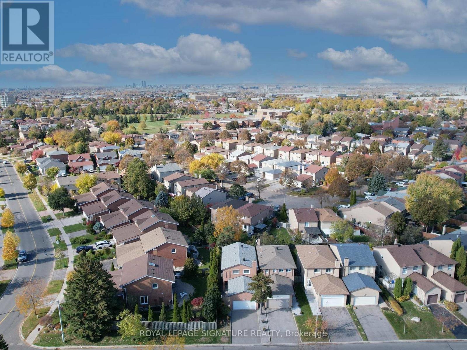 4 Larksmere Court, Markham, Ontario L3R 3R1 - Photo 41 - N12509982