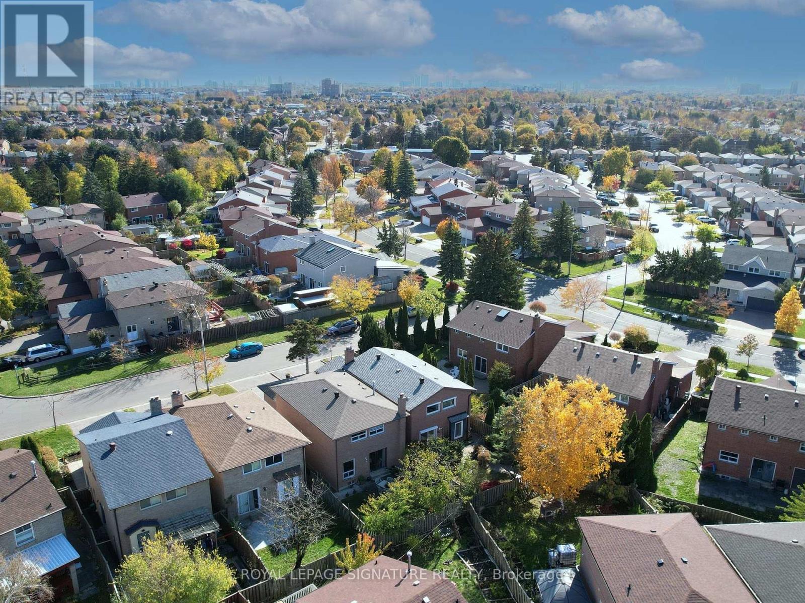 4 Larksmere Court, Markham, Ontario L3R 3R1 - Photo 38 - N12509982