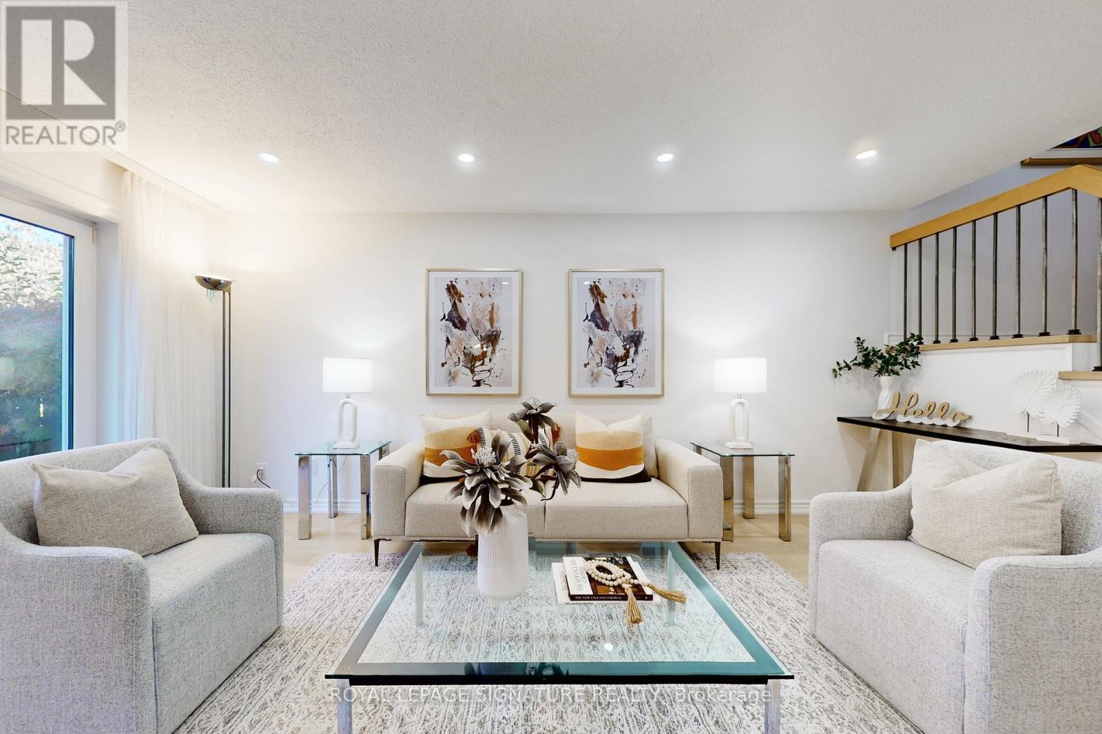 4 Larksmere Court, Markham, Ontario L3R 3R1 - Photo 4 - N12509982