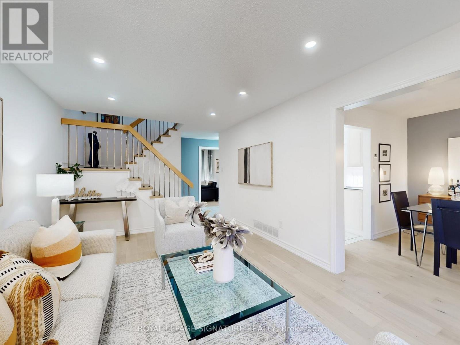 4 Larksmere Court, Markham, Ontario L3R 3R1 - Photo 6 - N12509982