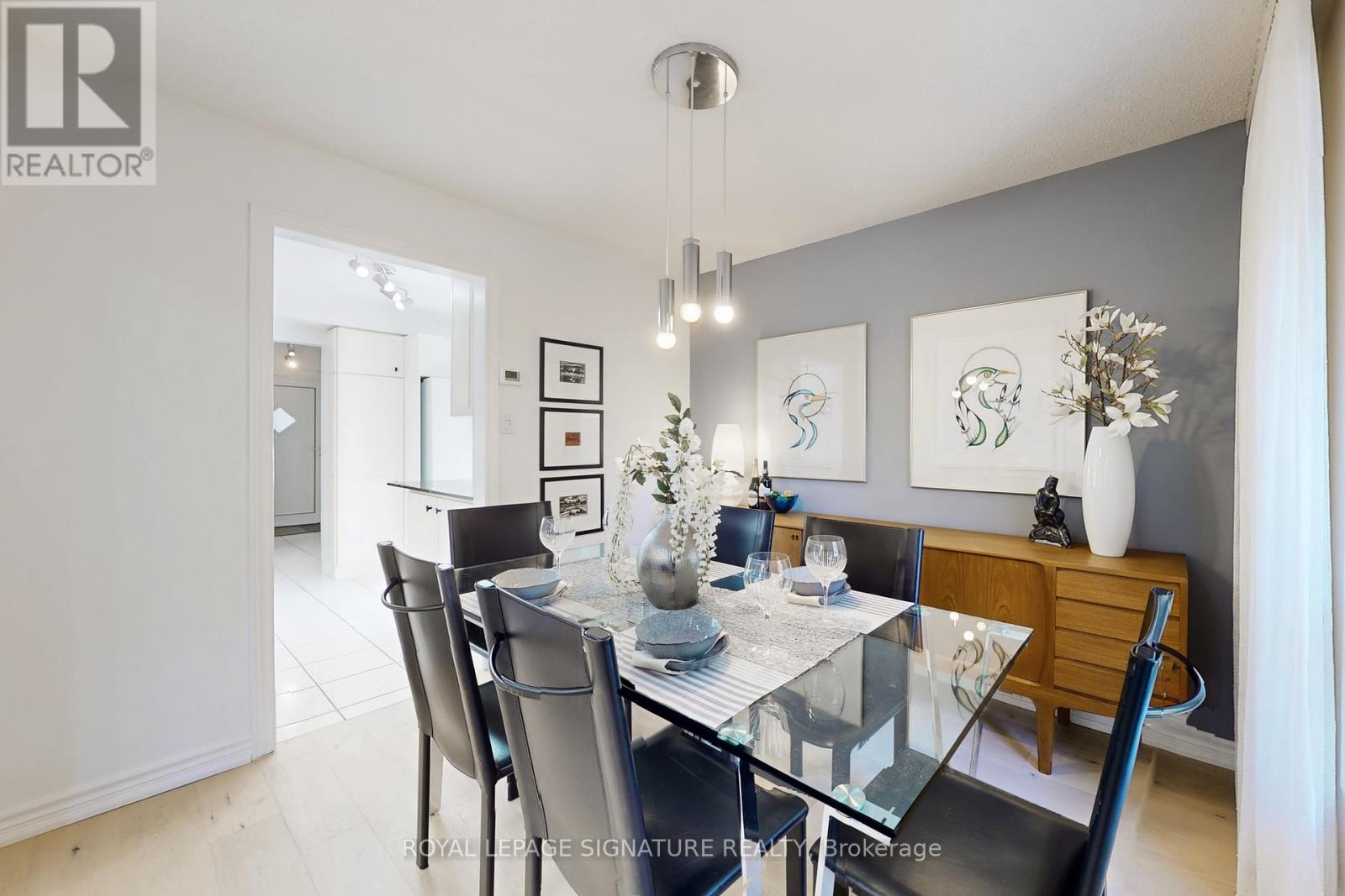 4 Larksmere Court, Markham, Ontario L3R 3R1 - Photo 8 - N12509982