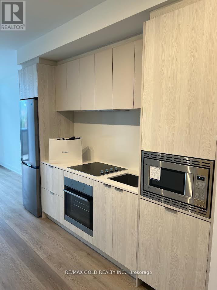 706 - 86 Dundas Street, Mississauga, Ontario L5A 1W4 - Photo 3 - W12472238