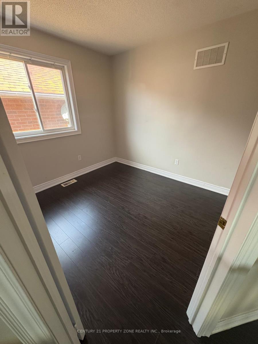 309 Brisdale Drive, Brampton, Ontario L7A 3A1 - Photo 11 - W12482416