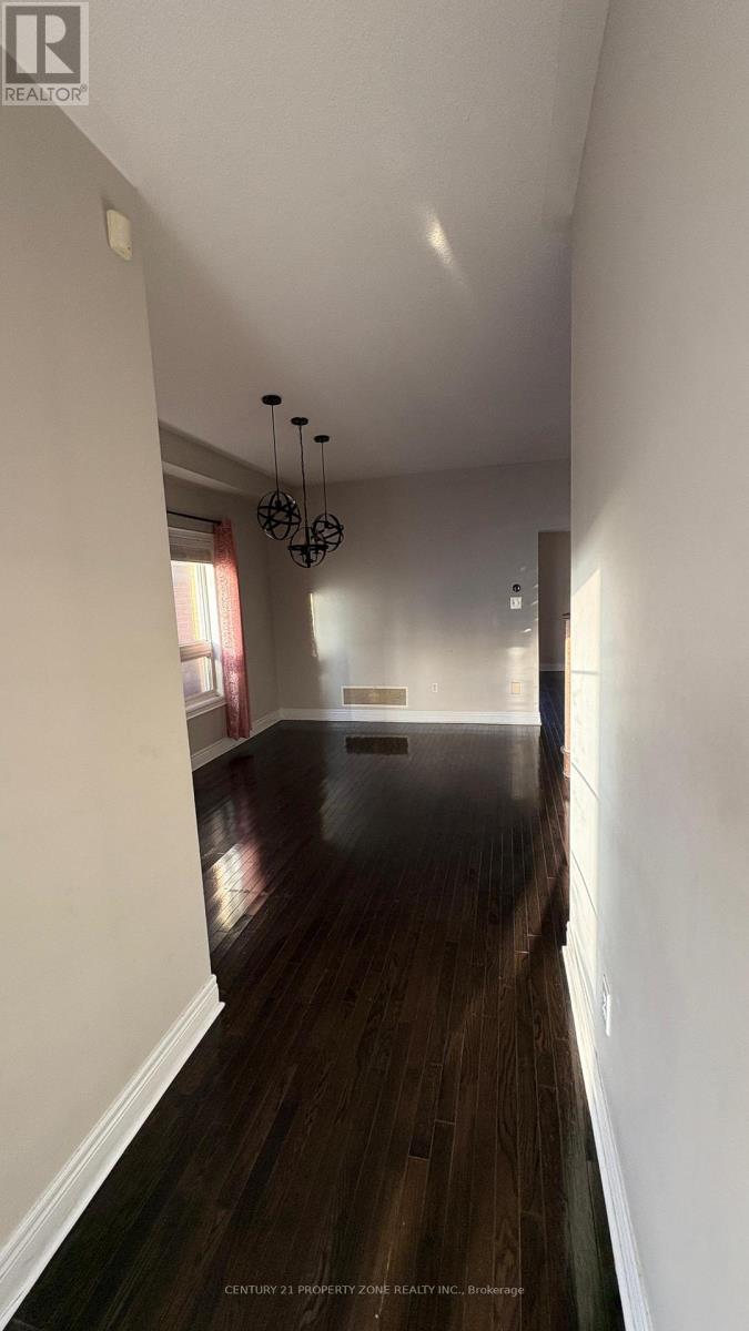 309 Brisdale Drive, Brampton, Ontario L7A 3A1 - Photo 9 - W12482416