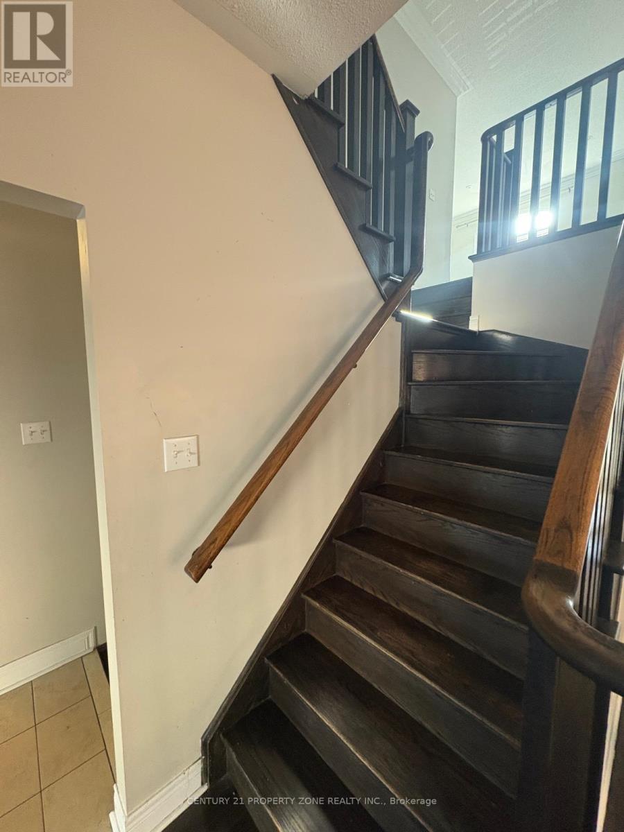 309 Brisdale Drive, Brampton, Ontario L7A 3A1 - Photo 7 - W12482416