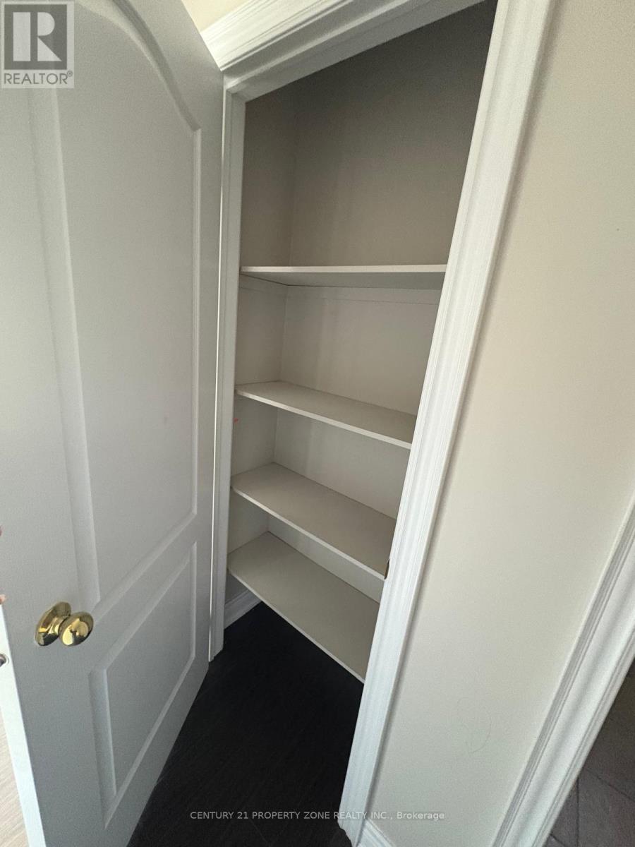 309 Brisdale Drive, Brampton, Ontario L7A 3A1 - Photo 13 - W12482416