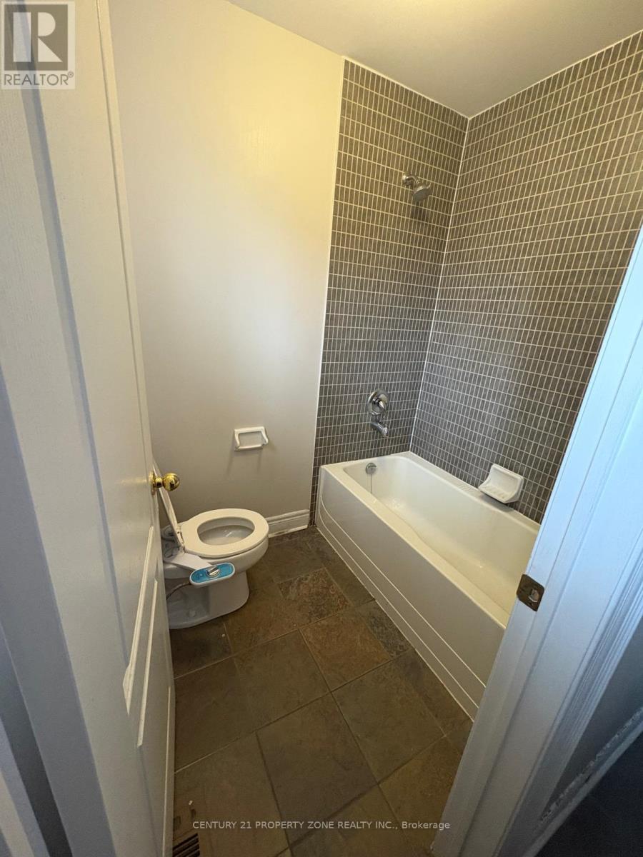 309 Brisdale Drive, Brampton, Ontario L7A 3A1 - Photo 16 - W12482416