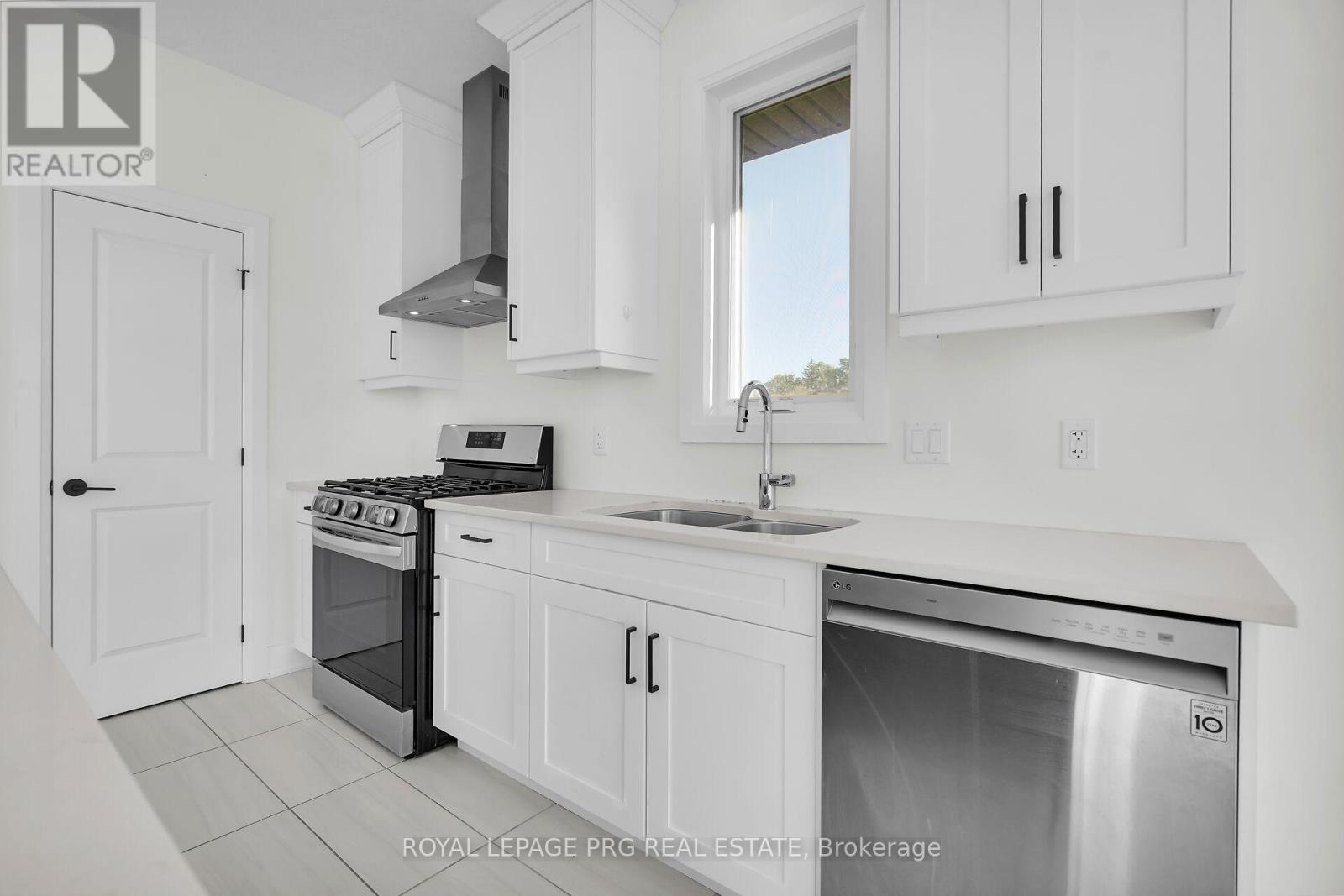 649 Tull Street, Strathroy-Caradoc, Ontario  N0L 1W0 - Photo 11 - X12510146