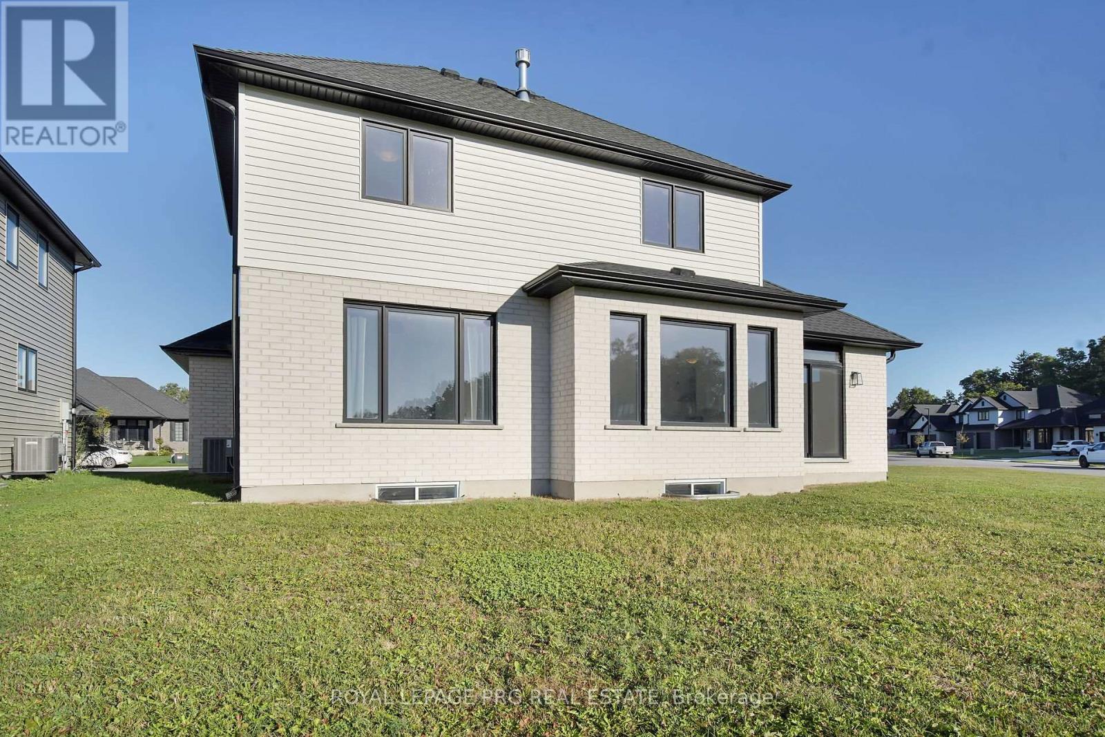 649 Tull Street, Strathroy-Caradoc, Ontario  N0L 1W0 - Photo 44 - X12510146