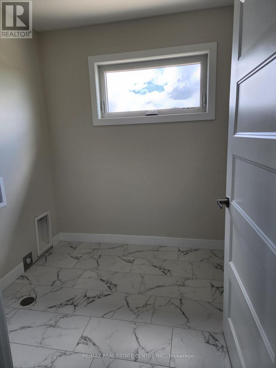 6841 Royal Magnolia Avenue, London South (South V), Ontario  N6P 1H5 - Photo 11 - X12510186