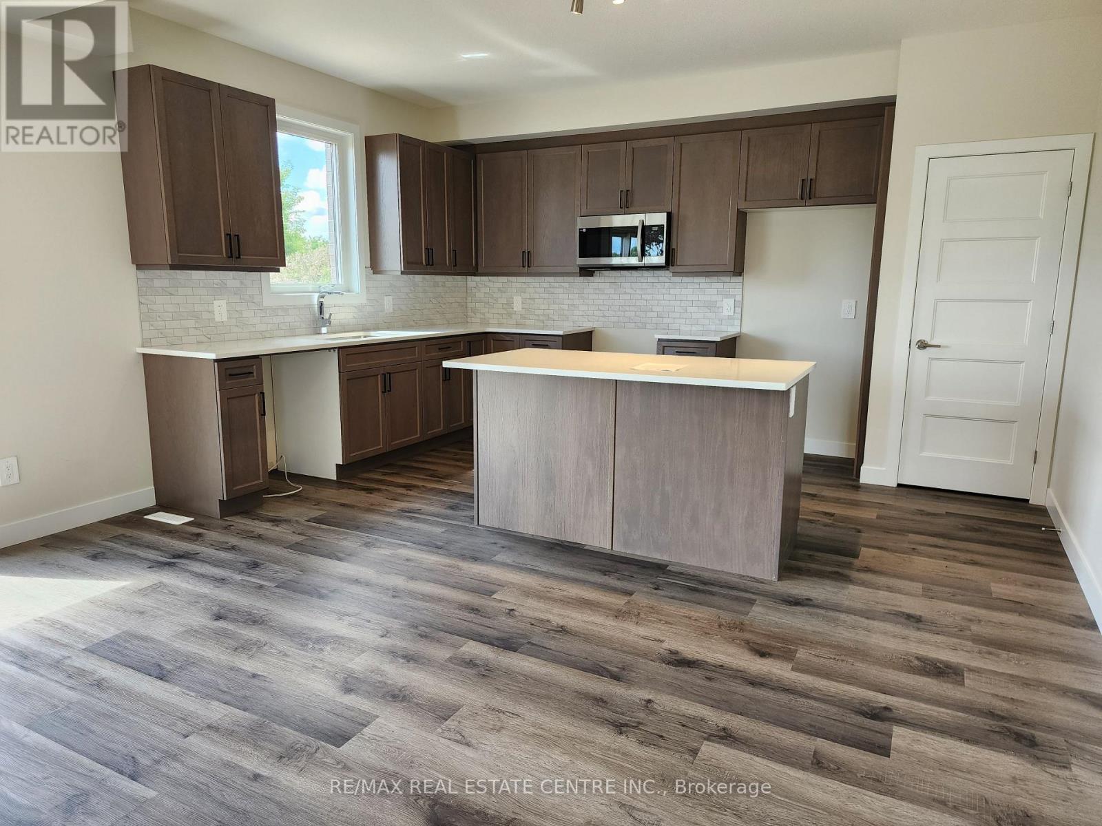 6841 Royal Magnolia Avenue, London South (South V), Ontario  N6P 1H5 - Photo 6 - X12510186