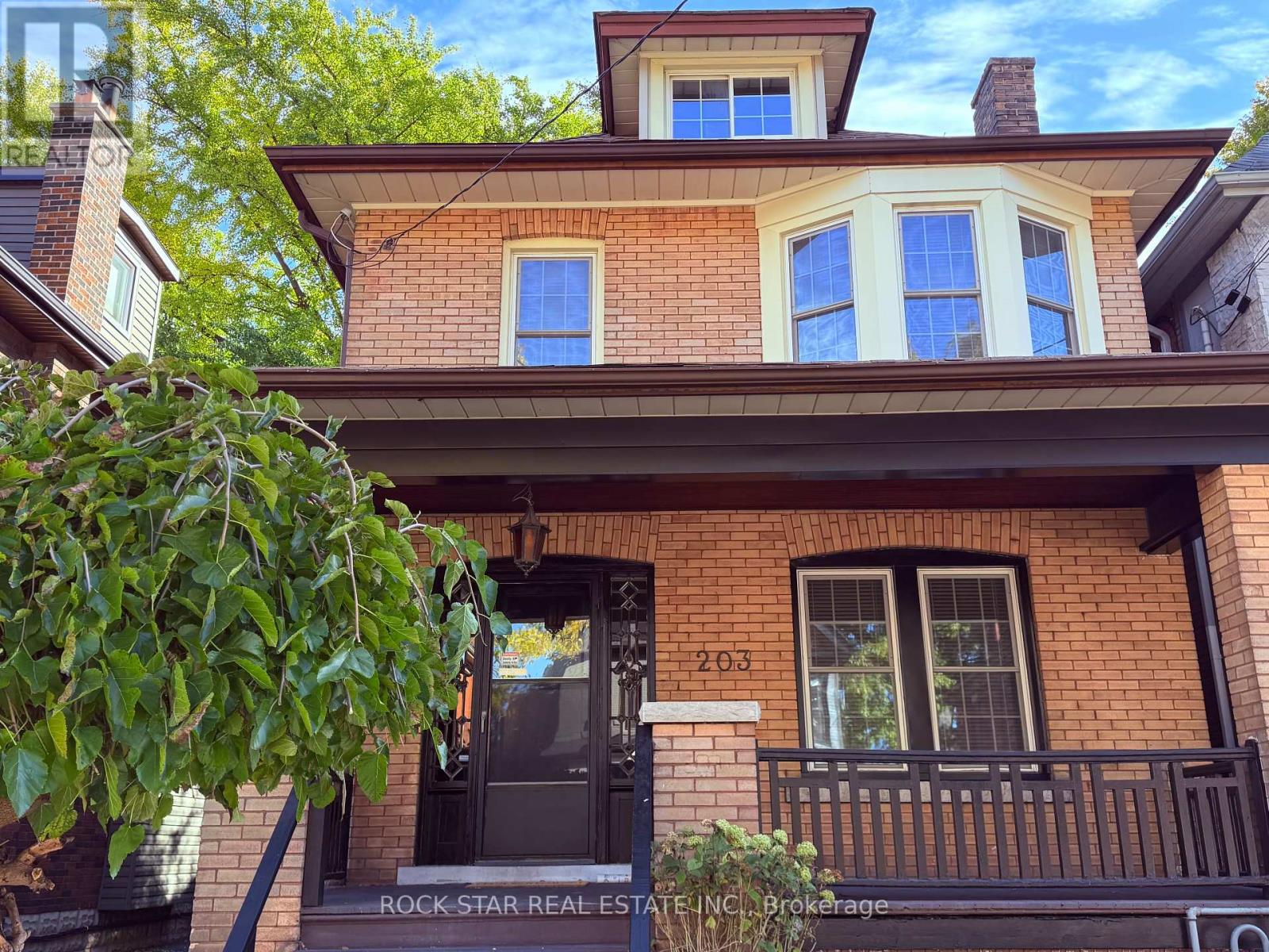 203 Fairleigh Avenue S, Hamilton, Ontario  L8M 2K6 - Photo 2 - X12510194