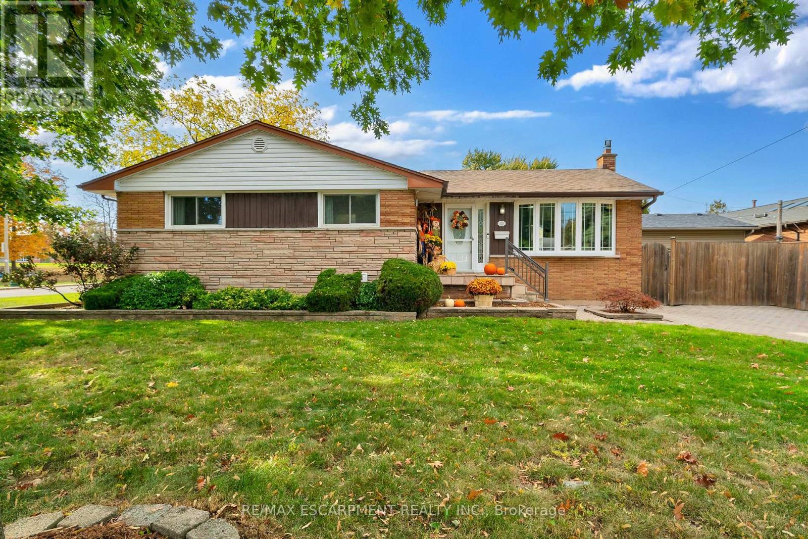 72 WEST 25TH STREET, Hamilton, Ontario