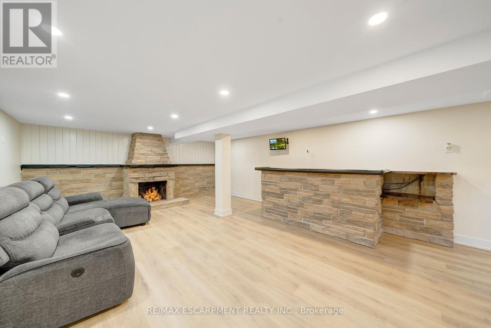 72 West 25th Street, Hamilton, Ontario  L9C 4X2 - Photo 22 - X12510224