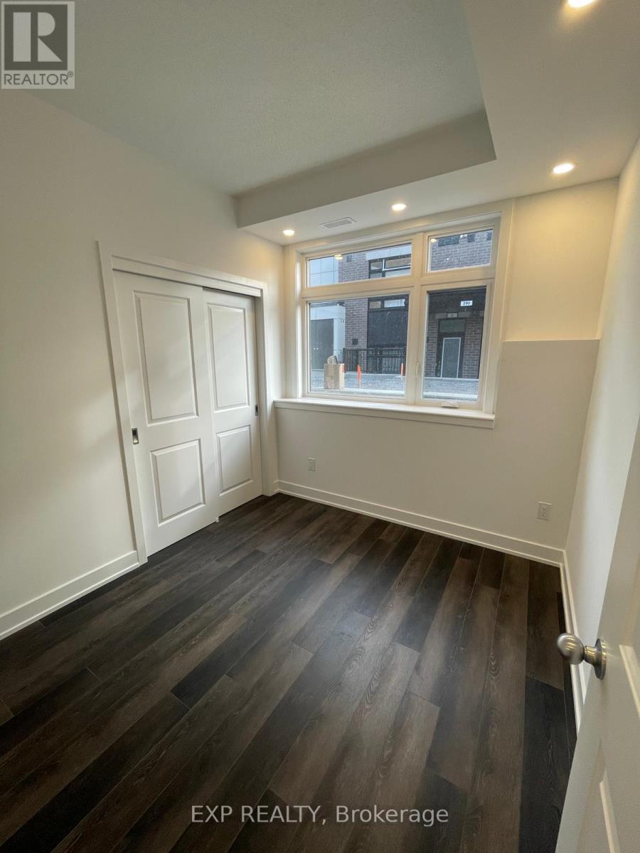 K - 380 Rolling Meadow Crescent, Ottawa, Ontario  K1W 0S1 - Photo 5 - X12510268