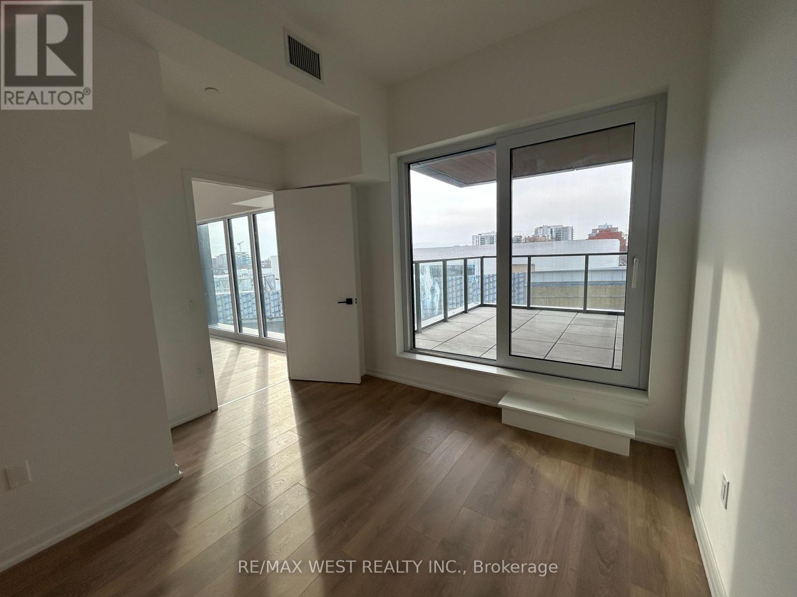 403 - 10 Graphophone Grove, Toronto, Ontario M6H 0E5 - Photo 10 - W12509826