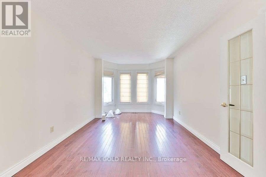 5275 Thornwood Drive, Mississauga, Ontario  L4Z 3J3 - Photo 9 - W12428495