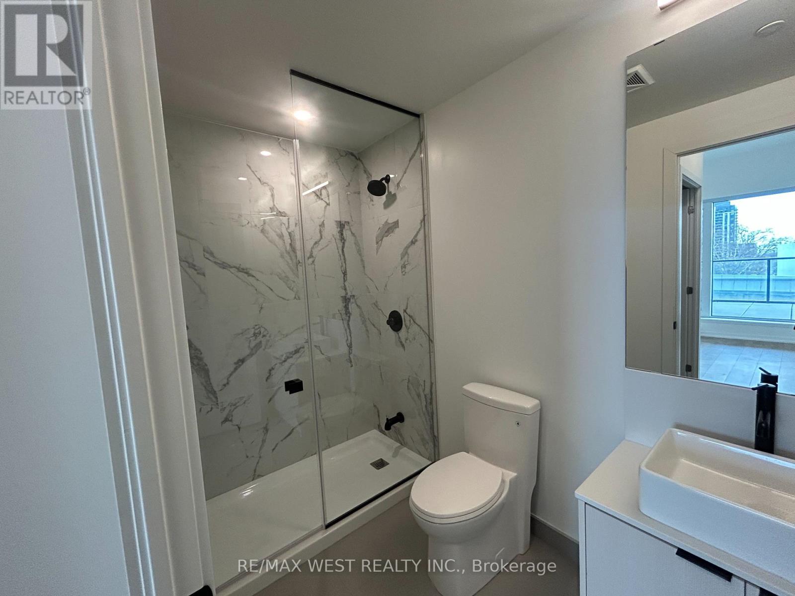 403 - 10 Graphophone Grove, Toronto, Ontario M6H 0E5 - Photo 5 - W12509826