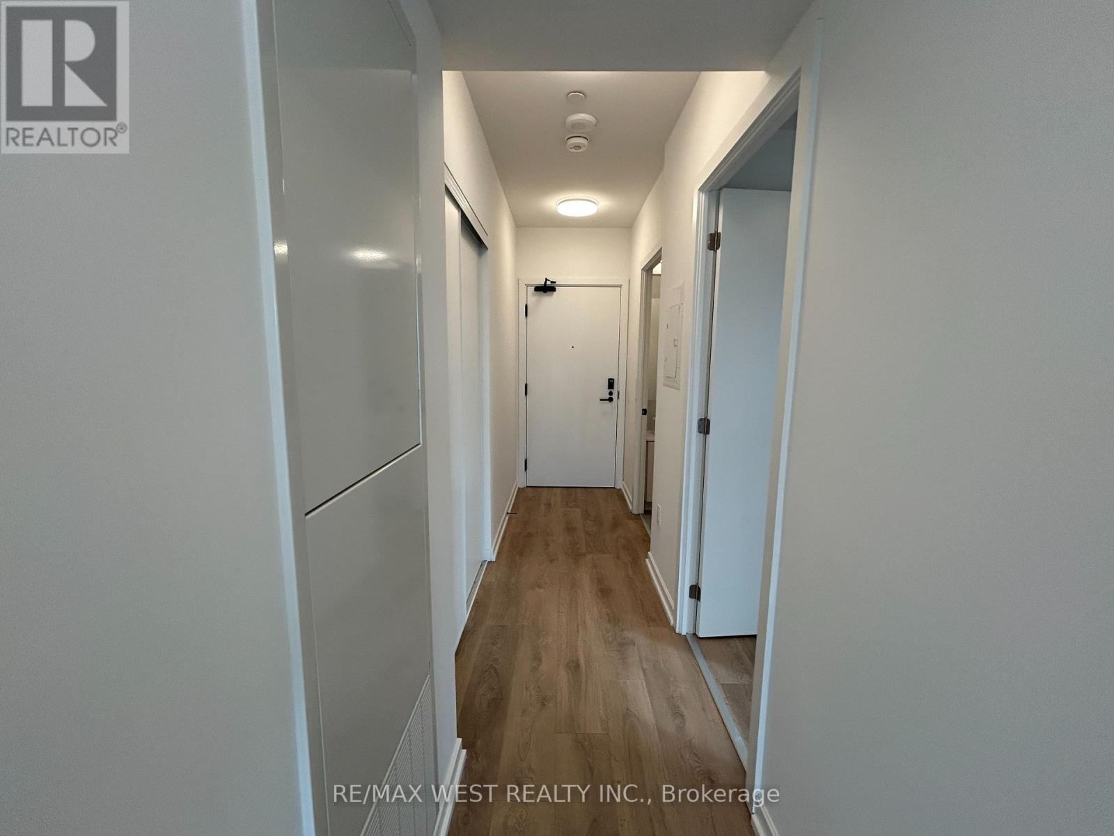 403 - 10 Graphophone Grove, Toronto, Ontario M6H 0E5 - Photo 9 - W12509826