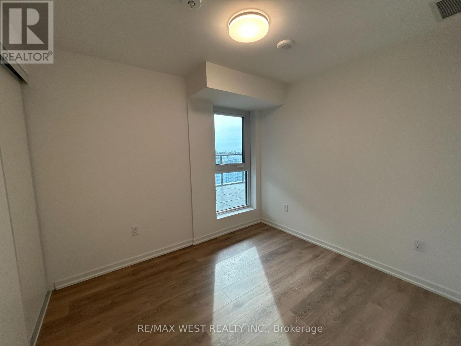 403 - 10 Graphophone Grove, Toronto, Ontario M6H 0E5 - Photo 6 - W12509826