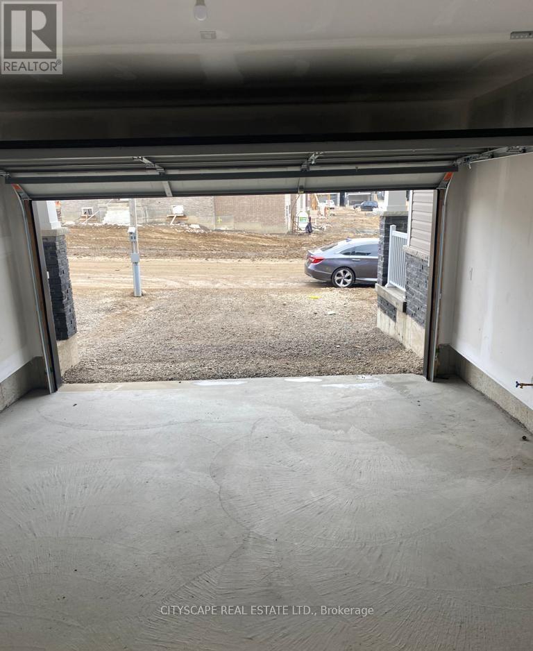 27 Wintergreen Crescent, Haldimand, Ontario N3W 0H9 - Photo 3 - X12509272