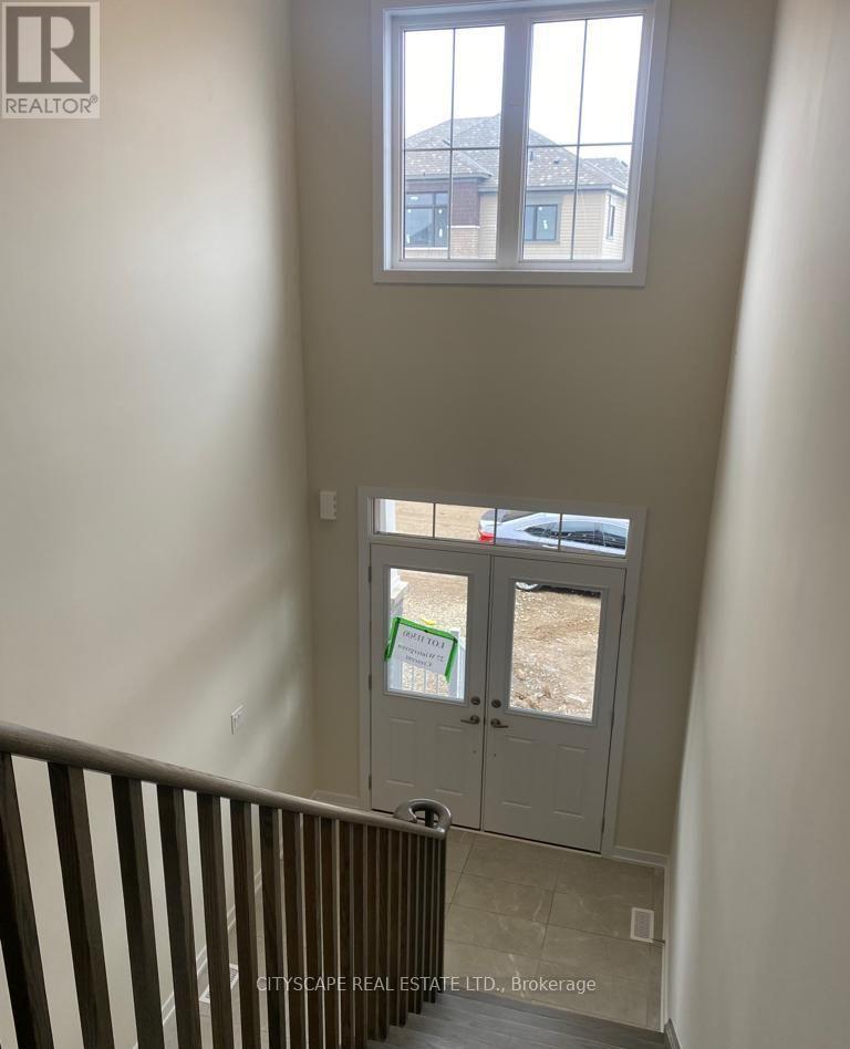 27 Wintergreen Crescent, Haldimand, Ontario N3W 0H9 - Photo 4 - X12509272