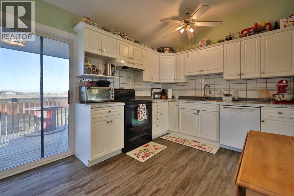 361 W 300 N, Raymond, Alberta  T0K 2S0 - Photo 9 - A2267069