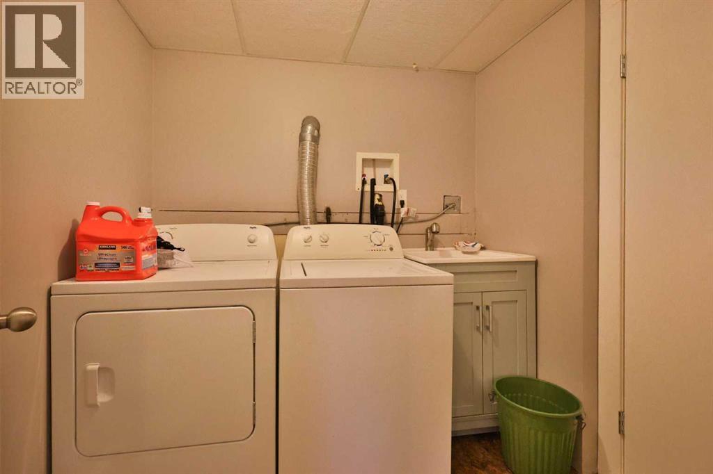 361 W 300 N, Raymond, Alberta  T0K 2S0 - Photo 30 - A2267069