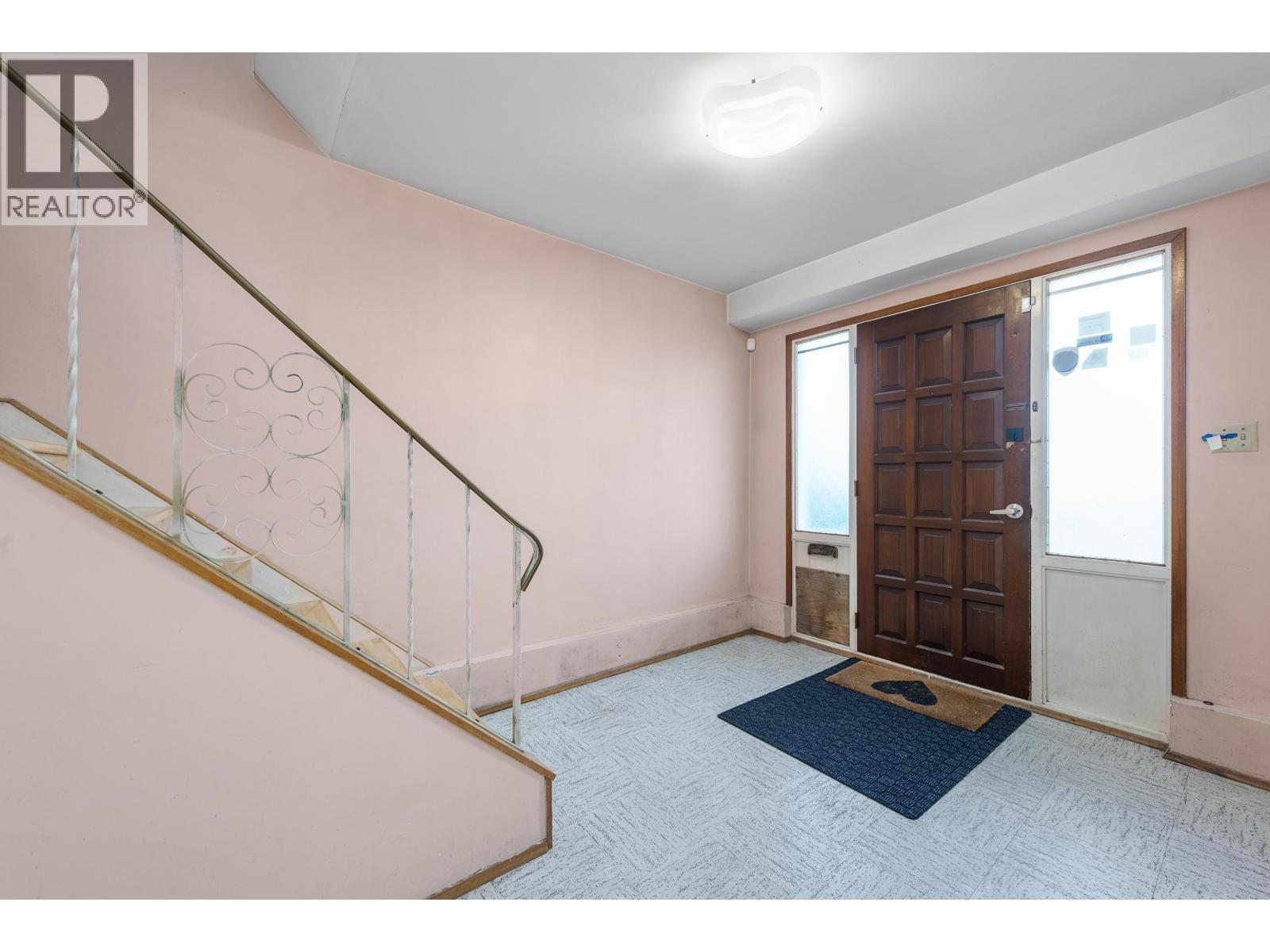 3220 E 19th Avenue, Vancouver, British Columbia  V5M 2T3 - Photo 2 - R3064531