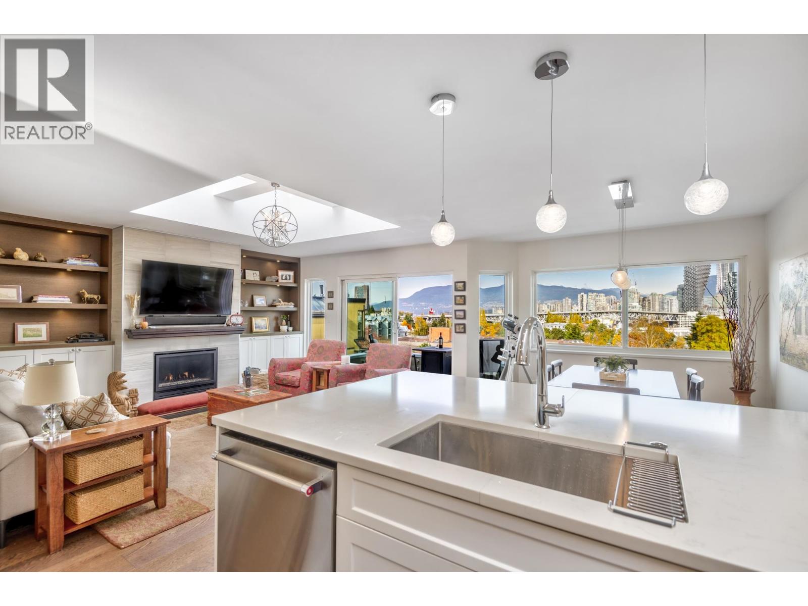 1251 W 7th Avenue, Vancouver, British Columbia  V6H 1B7 - Photo 2 - R3064807