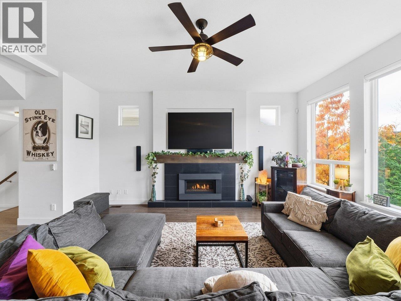 10511 Mceachern Street, Maple Ridge, British Columbia V2W 0H8 - Photo 5 - R3064786