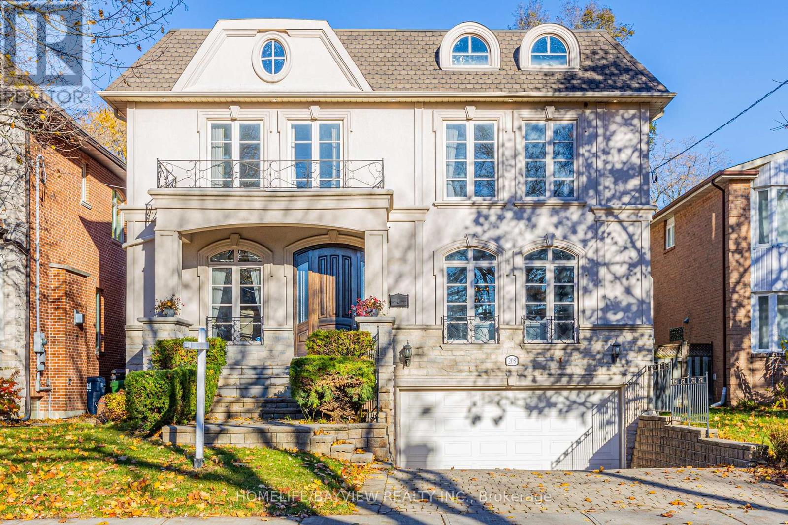 208 HOLMES AVENUE, Toronto, Ontario