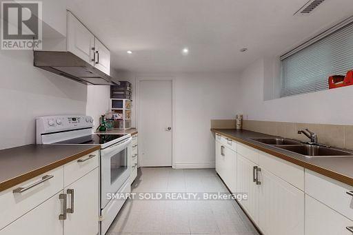 249 Maxome Avenue, Toronto, Ontario  M2M 3L5 - Photo 17 - C12510324