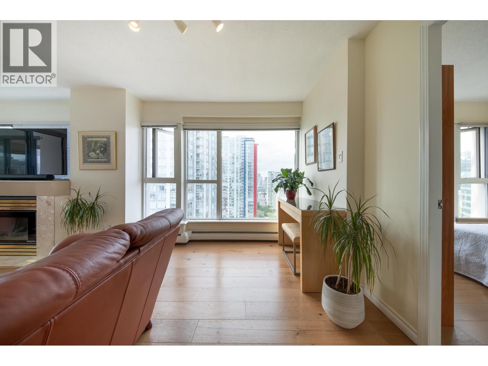 2204 183 Keefer Place, Vancouver, British Columbia V6B 6B9 - Photo 8 - R3035632