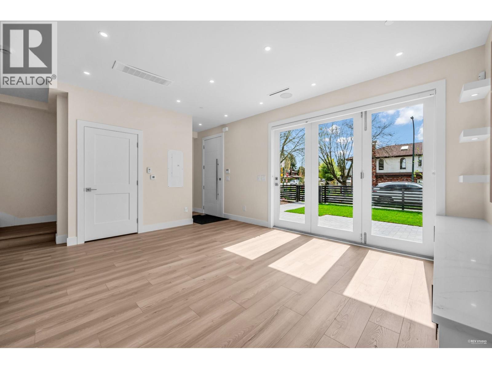 2371 Adanac Street, Vancouver, British Columbia  V5L 2E9 - Photo 11 - R3063083