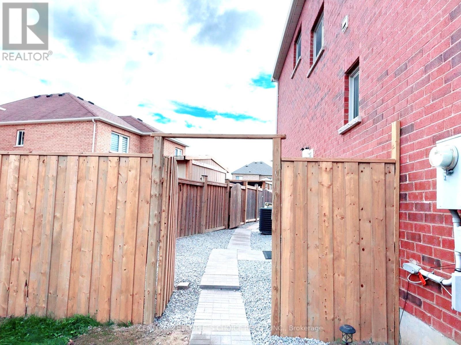 Bsmt - 15 Slack Street, Bradford West Gwillimbury (Bradford), Ontario  L3Z 0S4 - Photo 2 - N12510280