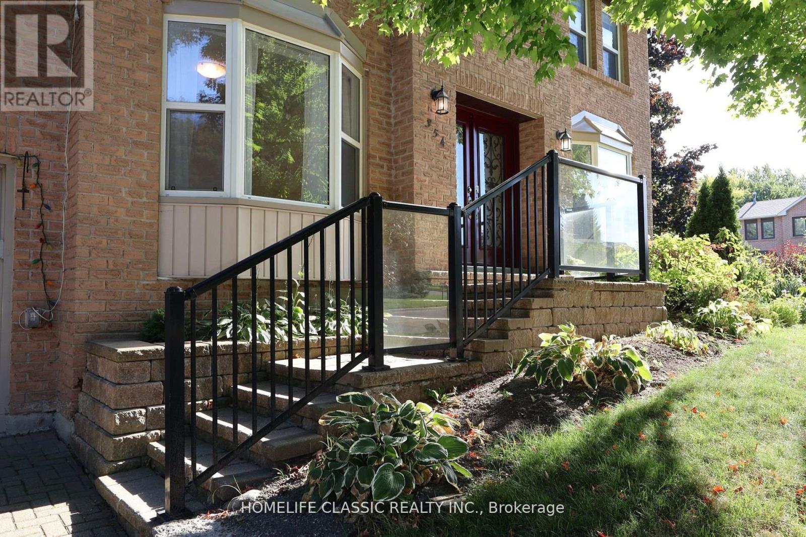 354 Bexhill Road, Newmarket, Ontario  L3Y 6P7 - Photo 2 - N12510286