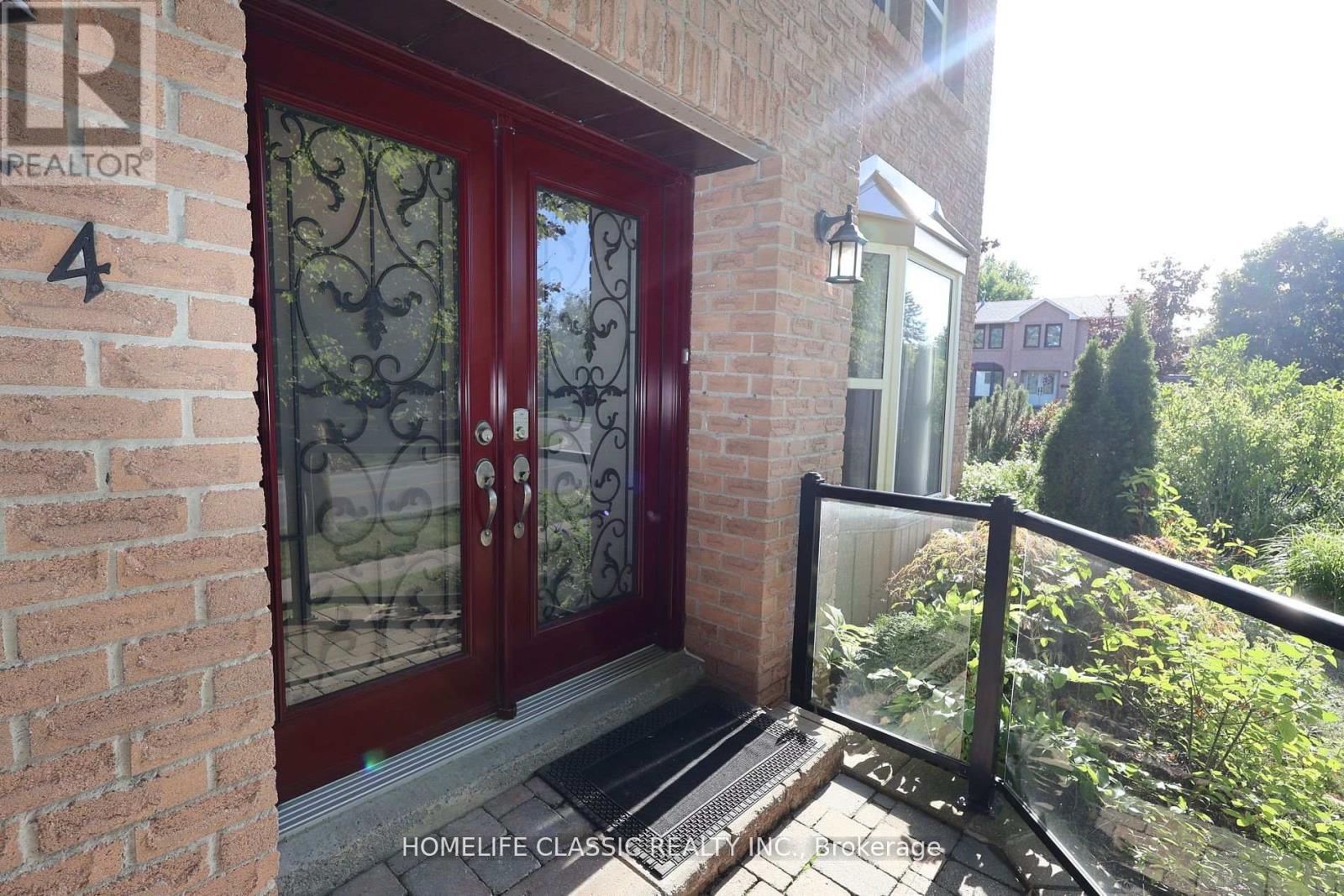 354 Bexhill Road, Newmarket, Ontario  L3Y 6P7 - Photo 3 - N12510286