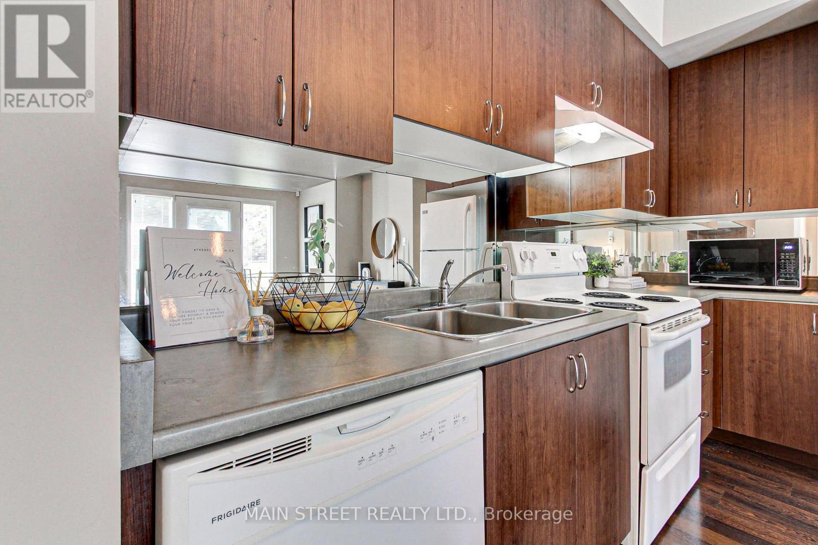 4 - 15949 Bayview Avenue, Aurora, Ontario  L4G 0S3 - Photo 8 - N12510288