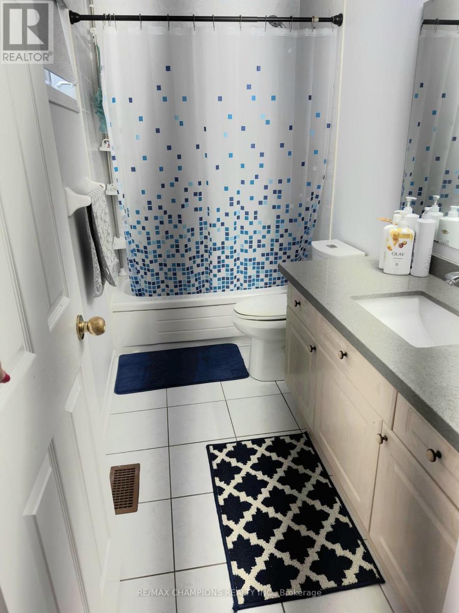 403 Brisdale Drive, Brampton, Ontario  L7A 3M5 - Photo 8 - W12503454