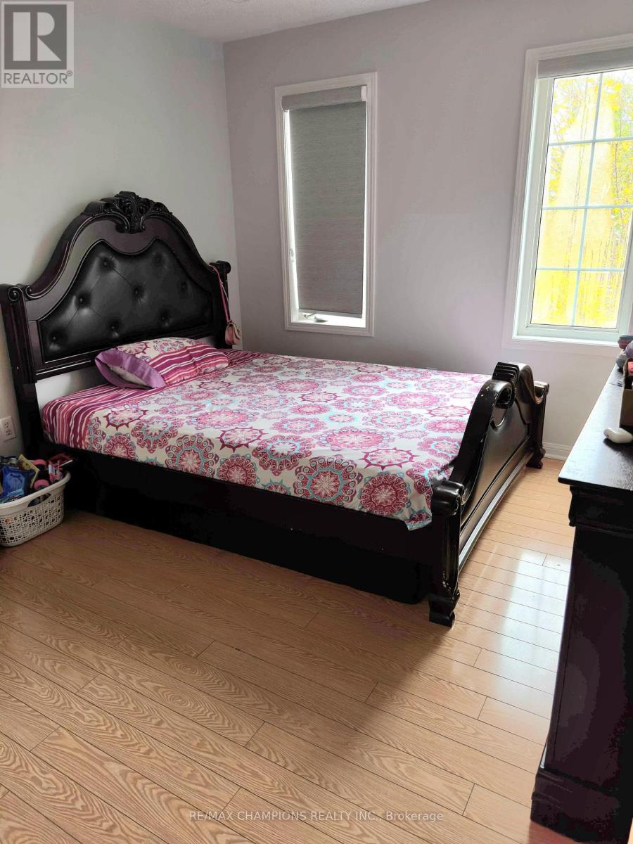 403 Brisdale Drive, Brampton, Ontario  L7A 3M5 - Photo 9 - W12503454