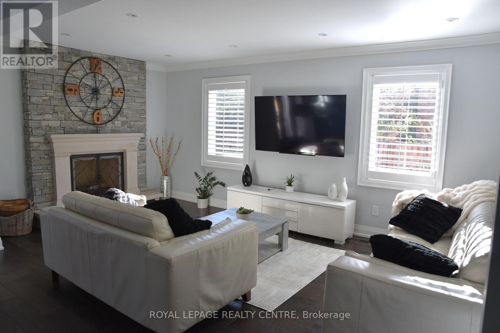 466 Malaga Road, Mississauga, Ontario  L5B 3W2 - Photo 10 - W12510290