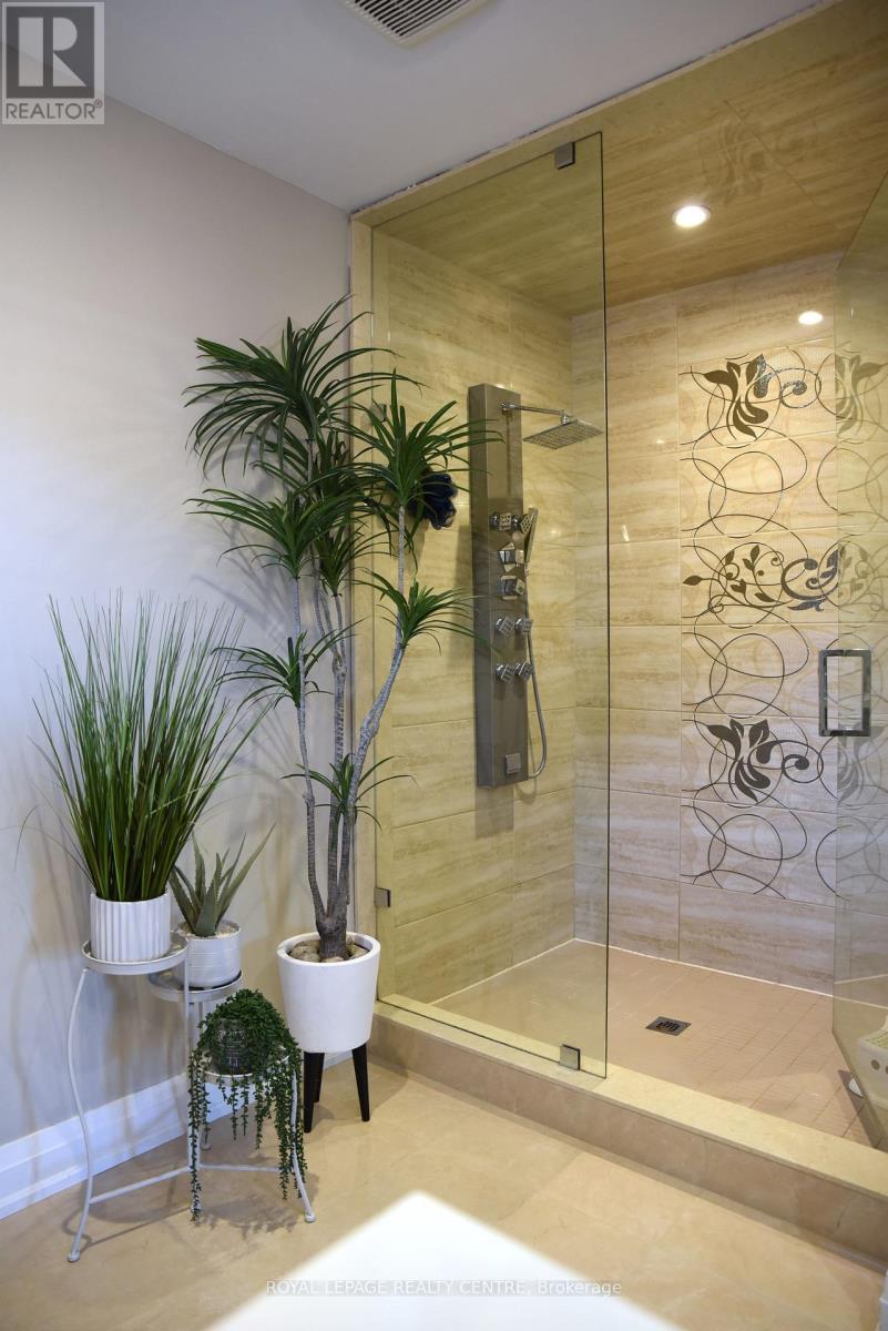 466 Malaga Road, Mississauga, Ontario  L5B 3W2 - Photo 22 - W12510290