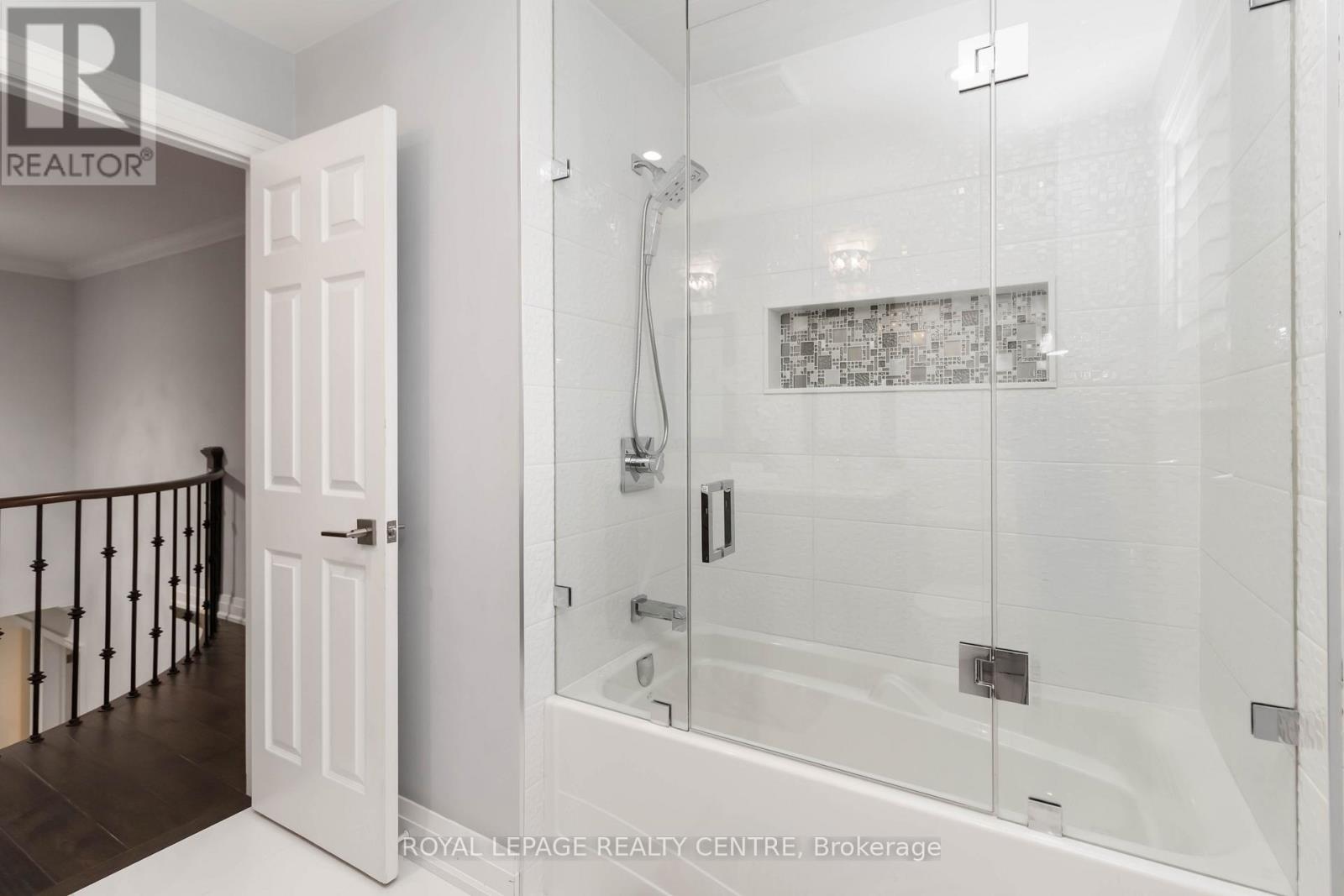 466 Malaga Road, Mississauga, Ontario  L5B 3W2 - Photo 26 - W12510290